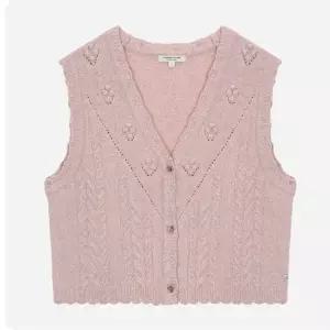 [써스데이아일랜드](T256MVT138W)케이블 브이넥 오픈형 베스트