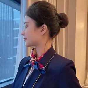 [하프클럽/]자연스러운 기본 깔끔한 승무원 당고머리 모던 여자