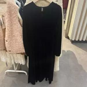 [밀스튜디오] HC06 벨벳 셔링 원피스 벨벳 셔링 롱 원피스 LRCOPS103BKO (S44817650)