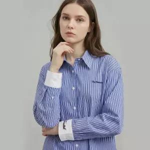 [NS홈쇼핑][샵앤] 여성 오피스 자수 스트라이프 루즈핏 블라우스 SIU-WBL-21019..