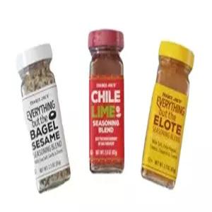 베이글 2.3온스 칠레 라임 2.9온스 엘로테 병을 제외한 모든 것이 포함된 트레이더 조의 바비큐 양념 3팩