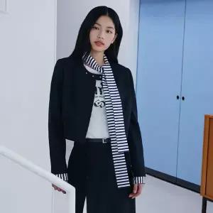 [롯데백화점]에고이스트 소재 믹스 포인트 라운드넥 크롭 자켓 (ER1WJ260)