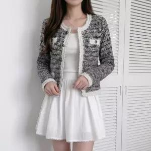[올리비에스클로젯] 배색 프린지 트위드 가디건_O2602CD008A
