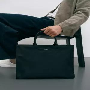 질스튜어트 액세서리 남성 26SS [삭형콜라보][ROGAN] 로건 블랙 나일론 심플 토트백 JUBA6E942BK