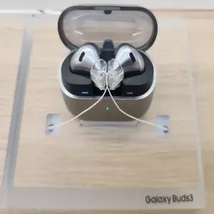갤럭시 버즈3 SM-R530 새제품, +큐커 케이스