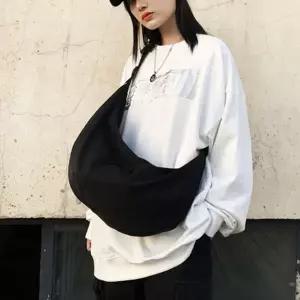 빅반달 크로스백 크로와상백 슬링백 바디백 메신저백