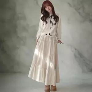 여성 프릴 캐쥬얼 긴치마 클래식 바캉스룩