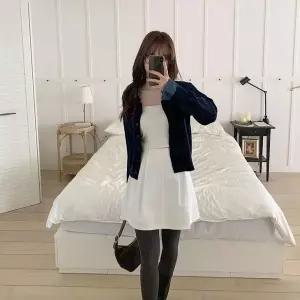 [하프클럽/]여성 아크릴 폴리 꽈배기 데님 카라 버튼 니트 가디건