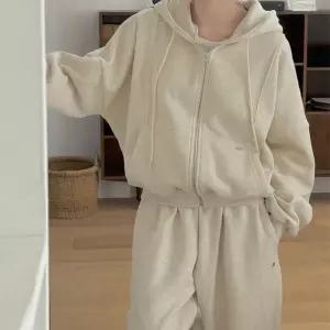 [문에이블]문에이블 여자 여성 겨울 따뜻한 데일리룩 양기모 후드 집업 밴딩 팬츠 트레이닝 세트