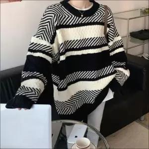 니트 패턴 오프숄더니트 앙고라니트 오버핏 겨울 포근한 아가일니트 여자니트