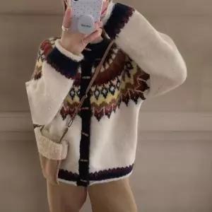 [하프클럽/]여성 노르딕 디자인 따뜻한 간절기 일상용 니트 가디건