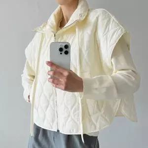 [하프클럽/옷자락]여자 하이넥 언발 박시핏 크롭 물결 퀼팅 패딩 조끼