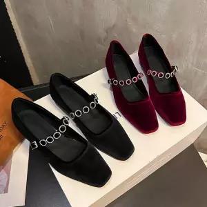 아레 큐빅 메리제인 로우 힐