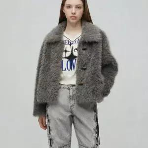 [롯데백화점]에고이스트 토글버튼 페이크퍼 자켓 ES1EM204