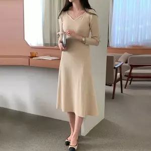 [하젤]부케 하트넥 레이온 니트 롱원피스_S4502