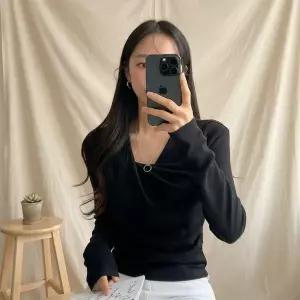 [하프클럽/옷자락]여성 핑크색 슬림핏 드레이프 옆셔링 티셔츠