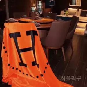 H로고담요 침실 침대 여행 캠핑 비치타올 따뜻한 블랭킷 H 프린트 블랑캣 로고 차박이불 캠핑러그