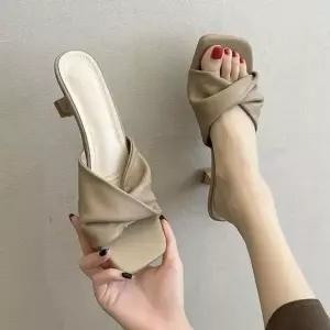 [하프클럽/]소프트터치 프렌치 추천 샌들 여름샌들 꾸안꾸 미들힐