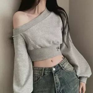 이지 원오프숄더스셔츠 크롭긴팔티