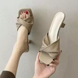 [하프클럽/]소프트터치 프렌치 데일리 샌들 미들힐 클래식 여름샌