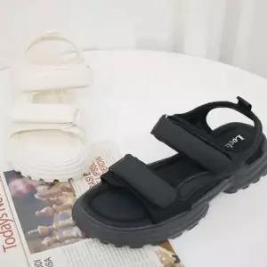 [하프클럽/]여성 샌들 푹신한 스포츠 키높이 통굽 케주얼