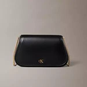 [CK진] 여성 하드웨어 모노그램 미디움 체인 지갑 (4F1153G-UB1)