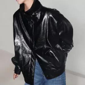 [옷자락] 남녀 공용 겨울 오버사이즈 뒷트임 하이넥 광택 가죽 재킷