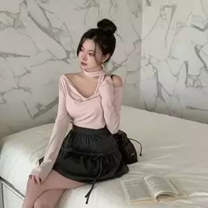 [신상오픈런]|CHTA035|여성 봄 시즌 편안한 홀터넥 오프숄더 셔링 티셔츠