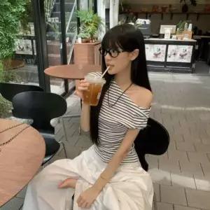 오프숄더 티셔츠 단가라 드레이프 셔링 반팔티 슬림