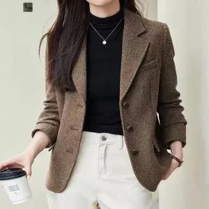 [퀸이즈] 모던 버튼 포인트 헤링본 싱글 자켓