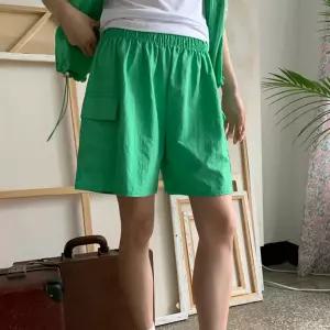 여자 힙무드 바스락 멀티컬러 밴딩 카고 반바지