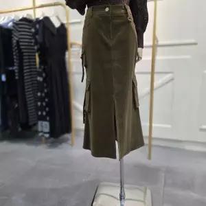 [에고이스트]코듀로이 빅포켓 패치 롱 머메이드 스커트 ER4WS464KH_CA