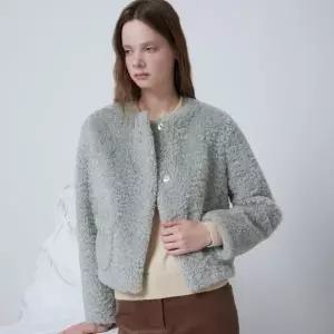 [롯데백화점]DEWL 라운드넥 페이크퍼 크롭 자켓 D254PSG251