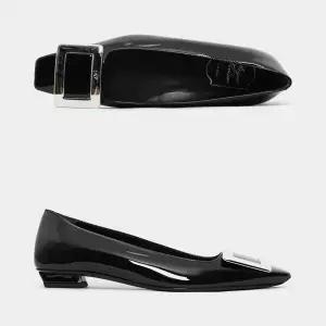 로저비비에 26SS 메탈 버클 벨 비비에 페이던트 레더 발레리나 여성 슈즈 RVW00700920D1PB999