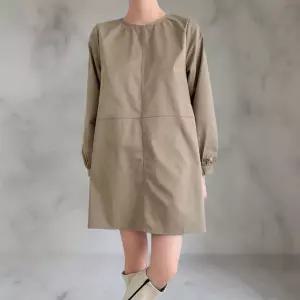 여성 가을 스타일 절개 뒷주머니 루즈핏 미니드레스