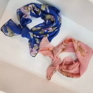 [하프클럽/]쉬폰 미니 스카프 쁘띠 스타일 여성용 목인형