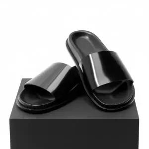 [생로랑]PARIS Nichols 글레이즈드 슬라이드 818110 AACWZ 1000 815821