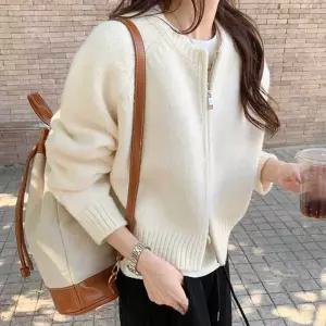 투웨이 지퍼 여성 탑 니트 가디건 세미크롭 라운드넥 데일리 간절기룩여성