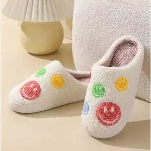 [하프클럽/]실내화 스마일 4컬러 뽀글이 보온 층간 소음방지 신발