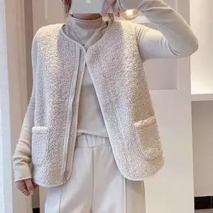 [라일리여성의류] Rly 스타일링 뽀글이 양털 조끼 스웨이드 안감