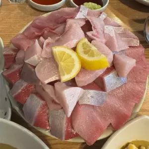 10kg급 원물 제철 국내산 대방어 회 500g 남해안 활대방어