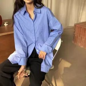 여성 모던룩 남방 데일리 오버핏 블루톤 줄무늬 사계절 셔츠