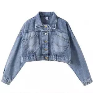 [라일리여성의류] Rly 간절기 크롭 버튼 청자켓 오버핏 데님 재킷