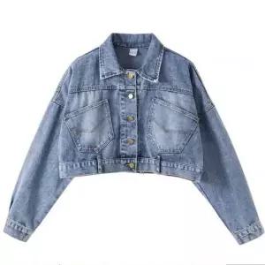 [라일리여성의류] Rly 간절기 크롭 버튼 청자켓 오버핏 데님 재킷