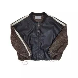 [롯데백화점]르니앤맥코이 인조가죽 포인트 레오파드점퍼(MN04JP012HJY)