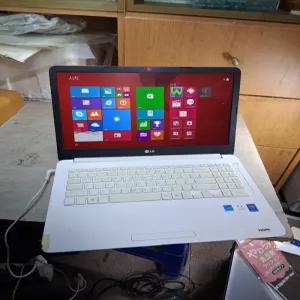 중고 LG 15U34 노트북/4 GB 램, 500 GB 하드- 귀퉁이 깨짐