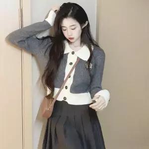 [라일리여성의류] Rly 여자 버튼 장식 와펜 포인트 카라 배색 데일리