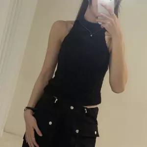 여자 겨울 크롭 패턴 터틀 홀터넥 백리스 슬림 나시