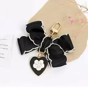 동백꽃새틴키링 럭셔리동백꽃에어팟키링 2번 (KYR-WC02734)