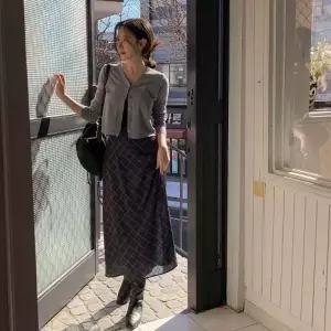 [다잇템] 여자 환절기 시폰 봄가을 격자 롱스커트